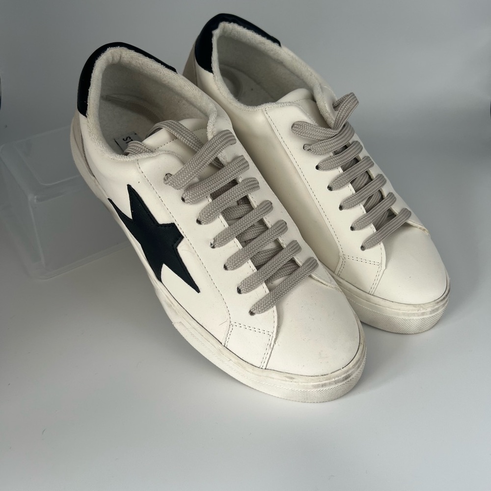 Steve Madden Women’s Leather Upper White/Black/Gray Star Sneakers - 9